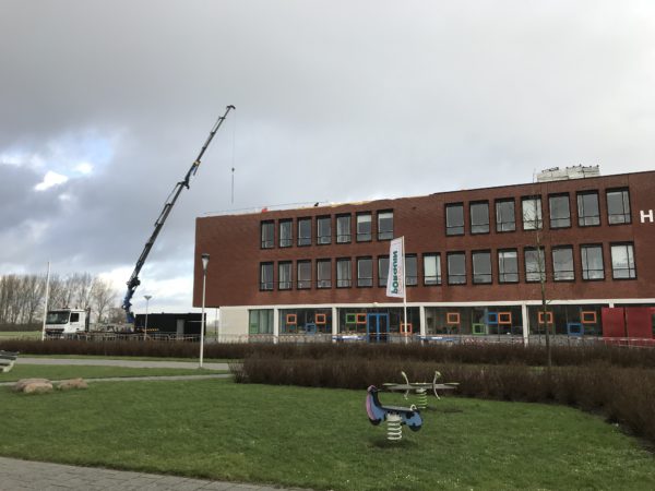 Indrukwekkende stormschade Brede School, Steenbergen